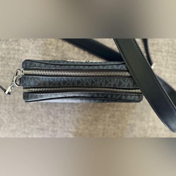 Michael Kors Ombré Blue Crossbody Bag - Picture 4 of 8